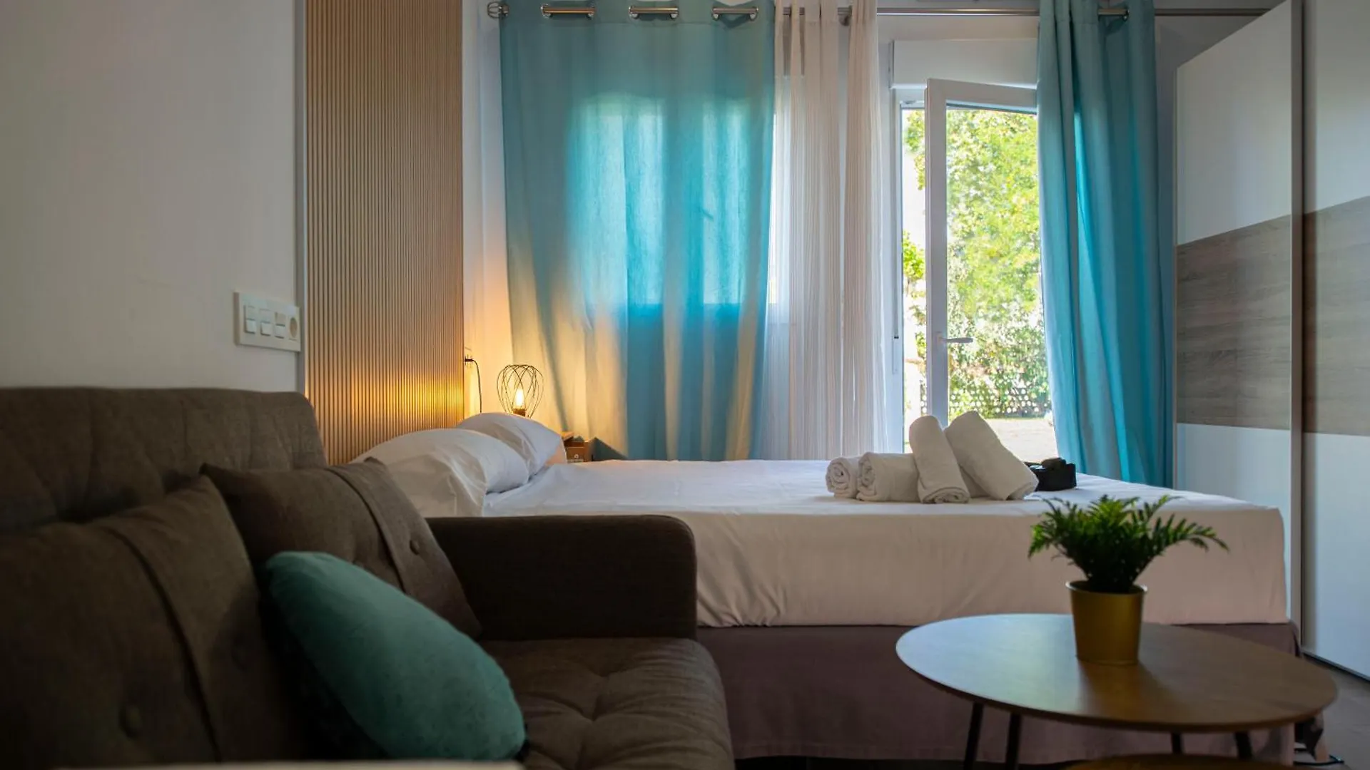 Estudio Bajo Con Piscina Torremolinos Apartment
