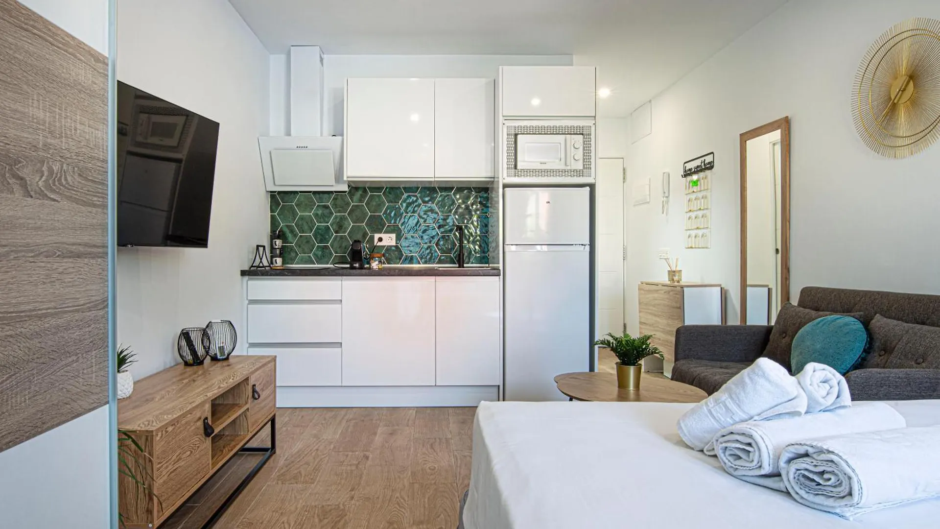 Estudio Bajo Con Piscina Torremolinos Apartment