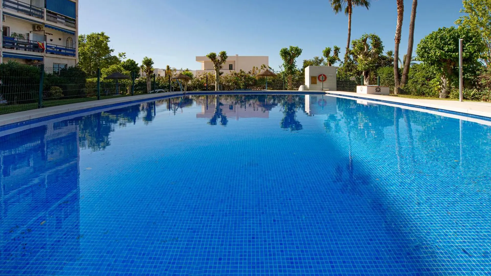 Estudio Bajo Con Piscina Torremolinos
